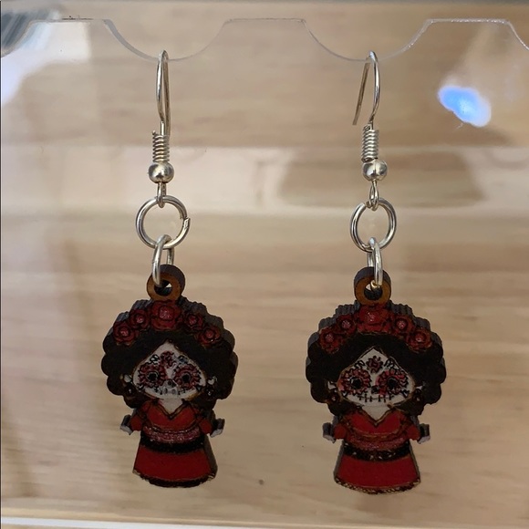 Catrina Drop Earrings - Picture 4 of 5